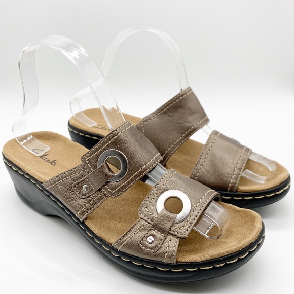 clarks champagne sandals